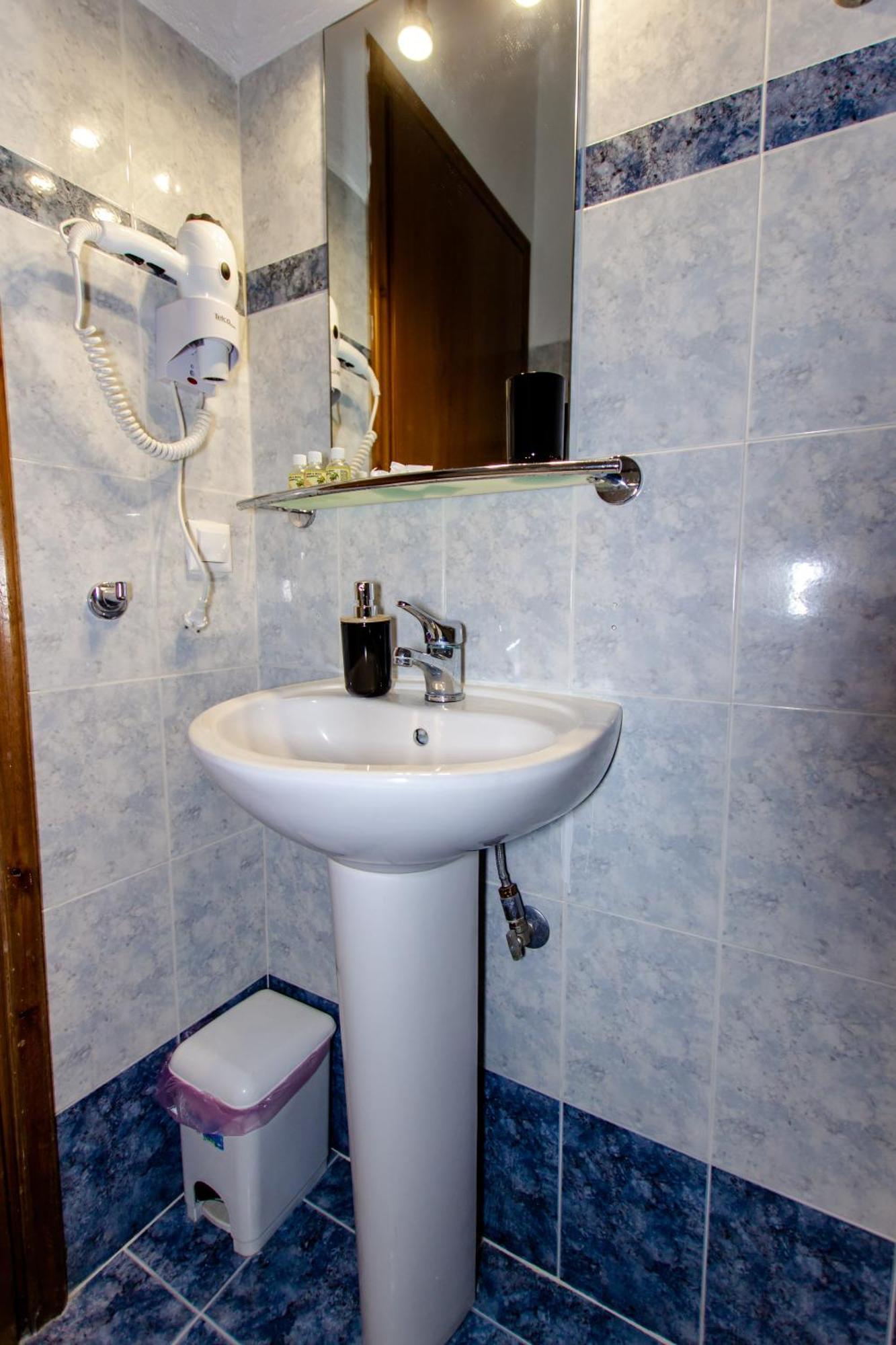 Athanasia Inn Vrasná 外观 照片