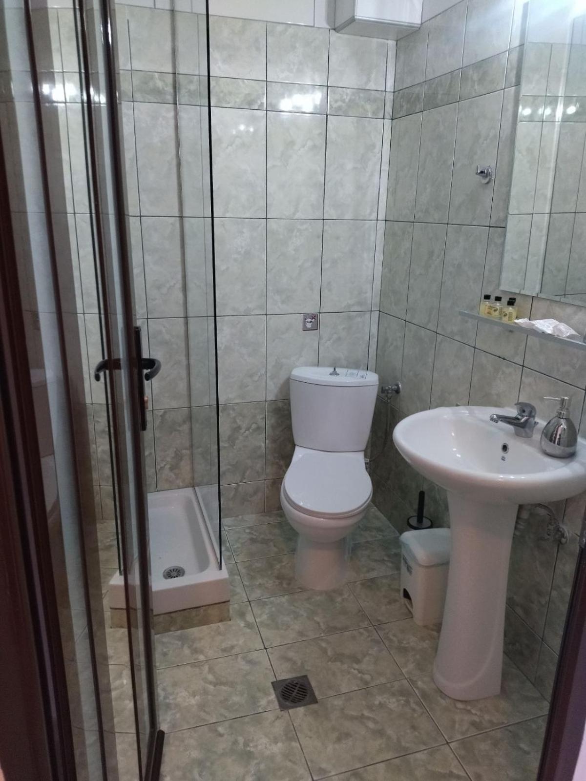 Athanasia Inn Vrasná 外观 照片